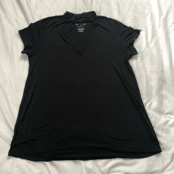 American Eagle Soft & Sexy Choker T-shirt - Picture 1 of 3